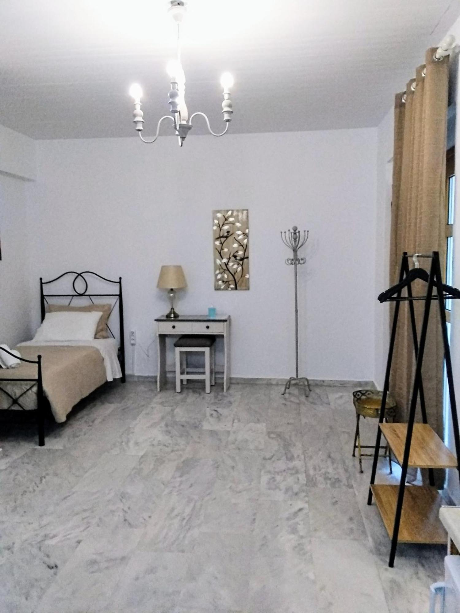 Idomeneas Apartments Soúgia Esterno foto
