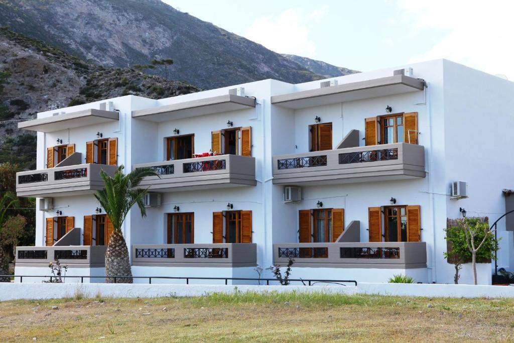 Idomeneas Apartments Soúgia Esterno foto